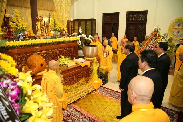 Chính phủ nước CHXHCNVN viếng tang Cố Trưởng lão HT. Thích Chơn Thiện
