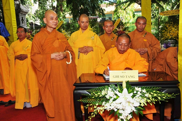 Khánh Hoà: Gần 200 đoàn phúng viếng Đức Phó Pháp chủ Trưởng lão HT. Thích Thiện Bình