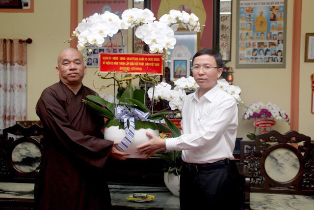TP.HCM: Lãnh đạo Quận 10 chúc mừng kỷ niệm 35 năm thành lập GHPGVN