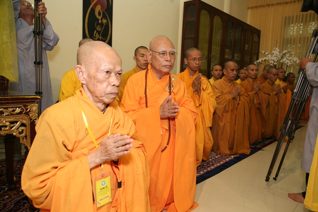 HĐCM và HĐTS viếng tang Cố Trưởng lão HT. Thích Chơn Thiện