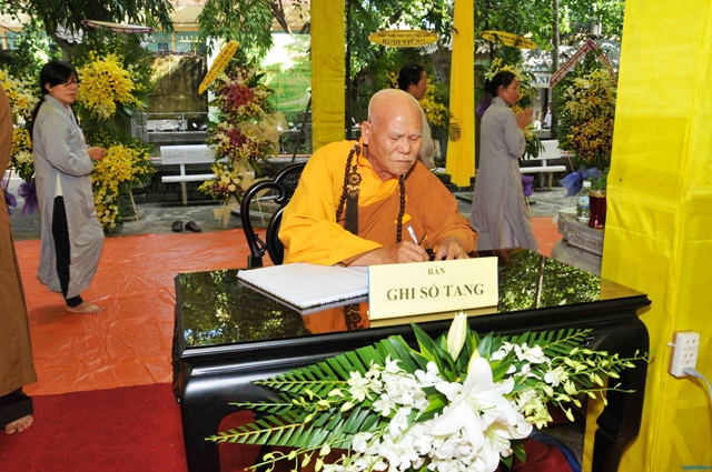 Khánh Hoà: Gần 200 đoàn phúng viếng Đức Phó Pháp chủ Trưởng lão HT. Thích Thiện Bình