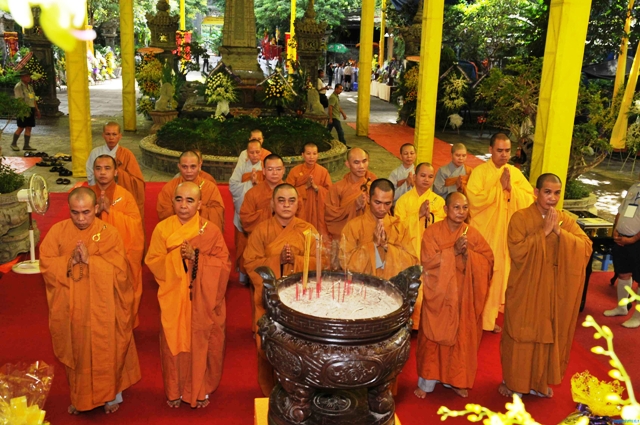 Khánh Hoà: Gần 200 đoàn phúng viếng Đức Phó Pháp chủ Trưởng lão HT. Thích Thiện Bình