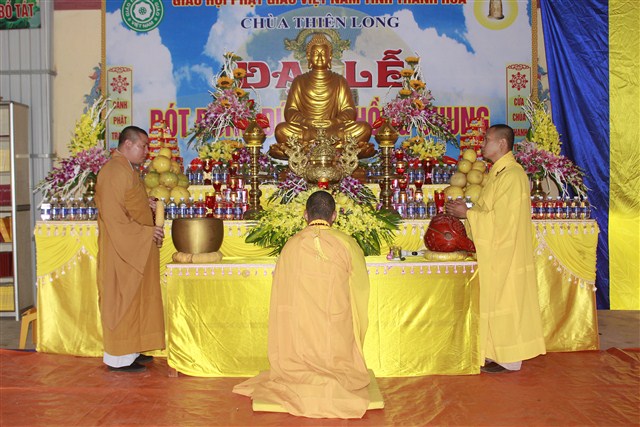 Thanh Hóa: Lễ trì chú rót đồng đúc đại hồng chung chùa Thiên Long