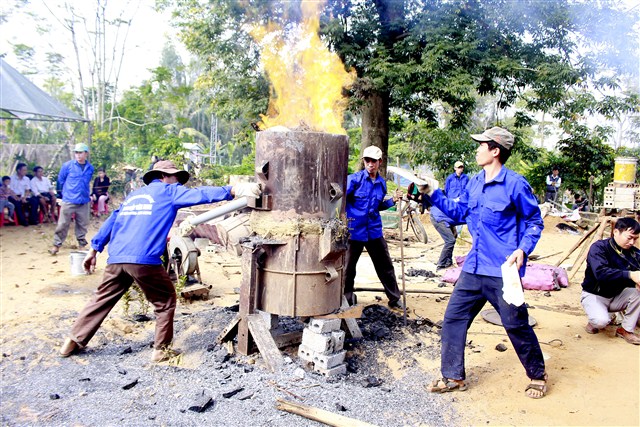 Thanh Hóa: Lễ trì chú rót đồng đúc đại hồng chung chùa Thiên Long