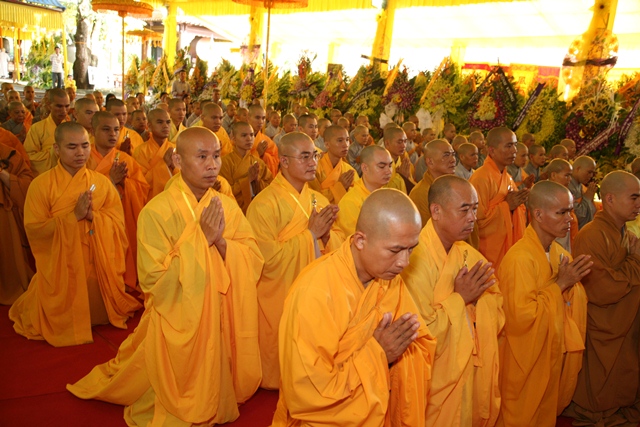 Môn phái Tổ đình Tường Vân và Thiền viện Vạn Hạnh tưởng niệm thọ tang Cố HT. Thích Chơn Thiện