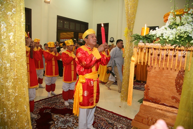 Cung thỉnh kim quan Cố Trưởng lão Hòa thượng Thích Chơn Thiện nhập bảo tháp