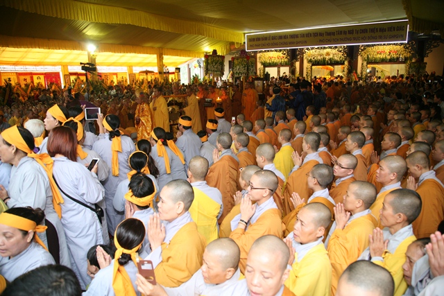 Cung thỉnh kim quan Cố Trưởng lão Hòa thượng Thích Chơn Thiện nhập bảo tháp