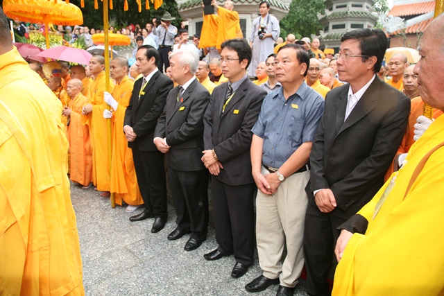 Cung thỉnh kim quan Cố Trưởng lão Hòa thượng Thích Chơn Thiện nhập bảo tháp