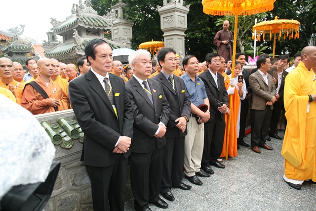 Cung thỉnh kim quan Cố Trưởng lão Hòa thượng Thích Chơn Thiện nhập bảo tháp