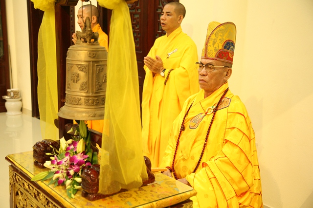 Cung thỉnh kim quan Cố Trưởng lão Hòa thượng Thích Chơn Thiện nhập bảo tháp