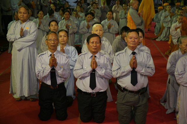 Cung thỉnh kim quan Cố Trưởng lão Hòa thượng Thích Chơn Thiện nhập bảo tháp