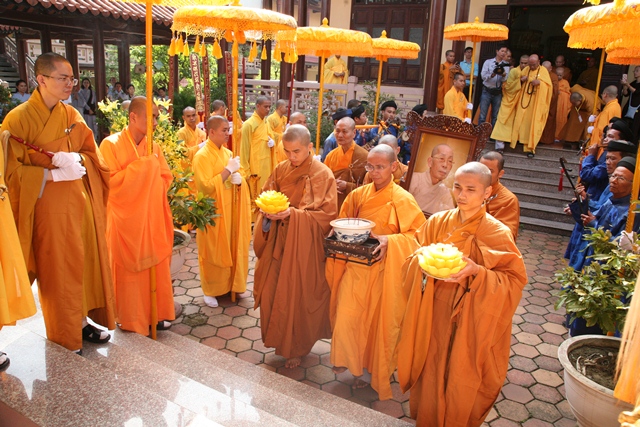 Cung nghinh Giác linh cố HT. Thích Chơn Thiện thăm 2 cơ sở Học viện và Văn phòng BTS tỉnh
