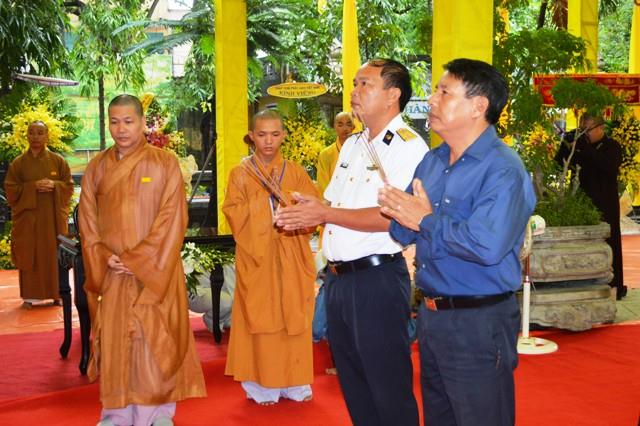 Đoàn Quân dân huyện đảo Trường Sa kính viếng Trưởng lão HT.Thích Thiện Bình