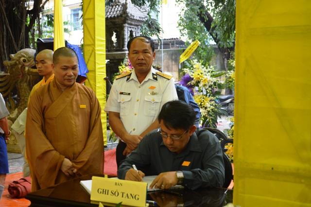 Đoàn Quân dân huyện đảo Trường Sa kính viếng Trưởng lão HT.Thích Thiện Bình