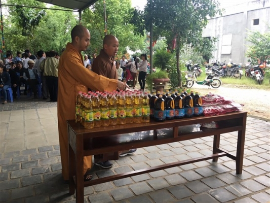Nông Cống: Trao 200 suất quà đến các đối tượng khó khăn