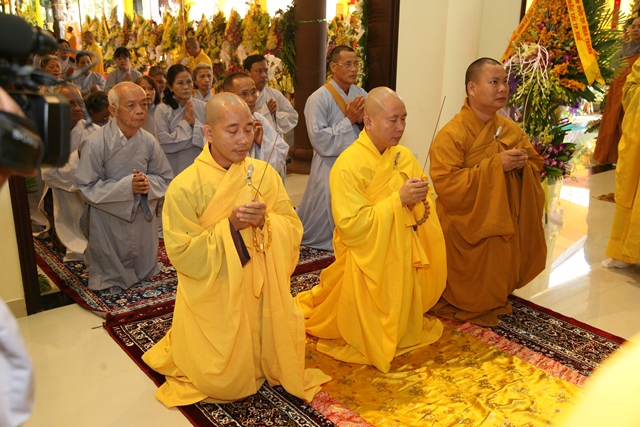 Chùm ảnh: Các phái đoàn viếng tang Cố Trưởng lão HT. Thích Chơn Thiện ngày 13/11