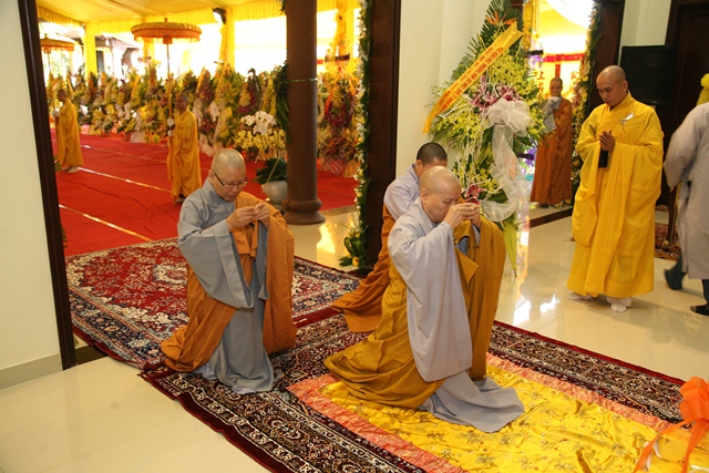 Chùm ảnh: Các phái đoàn viếng tang Cố Trưởng lão HT. Thích Chơn Thiện ngày 13/11