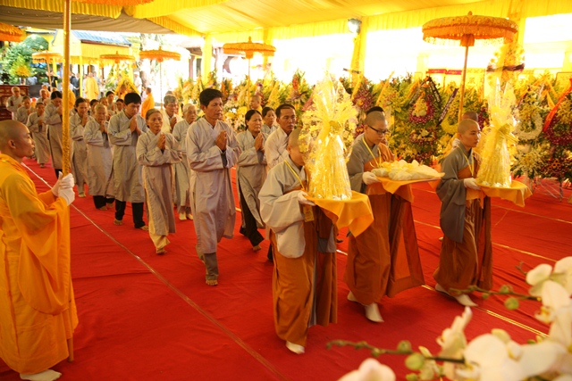 Chùm ảnh: Các phái đoàn viếng tang Cố Trưởng lão HT. Thích Chơn Thiện ngày 13/11