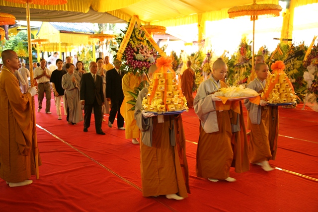 Chùm ảnh: Các phái đoàn viếng tang Cố Trưởng lão HT. Thích Chơn Thiện ngày 13/11