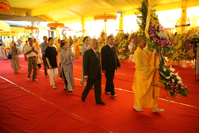 Chùm ảnh: Các phái đoàn viếng tang Cố Trưởng lão HT. Thích Chơn Thiện ngày 13/11