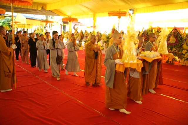 Chùm ảnh: Các phái đoàn viếng tang Cố Trưởng lão HT. Thích Chơn Thiện ngày 13/11