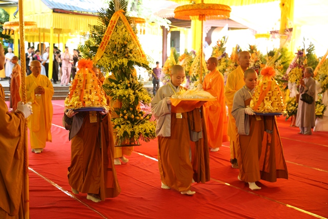 Chùm ảnh: Các phái đoàn viếng tang Cố Trưởng lão HT. Thích Chơn Thiện ngày 13/11