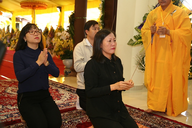 Chùm ảnh: Các phái đoàn viếng tang Cố Trưởng lão HT. Thích Chơn Thiện ngày 13/11