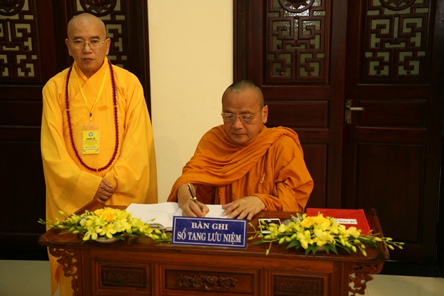 Chùm ảnh: Các phái đoàn viếng tang Cố Trưởng lão HT. Thích Chơn Thiện ngày 13/11