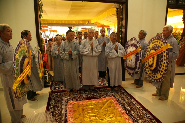 Chùm ảnh: Các phái đoàn viếng tang Cố Trưởng lão HT. Thích Chơn Thiện ngày 13/11