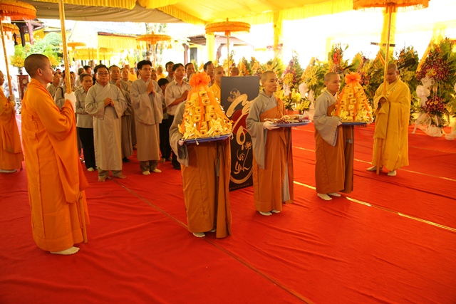 Chùm ảnh: Các phái đoàn viếng tang Cố Trưởng lão HT. Thích Chơn Thiện ngày 13/11
