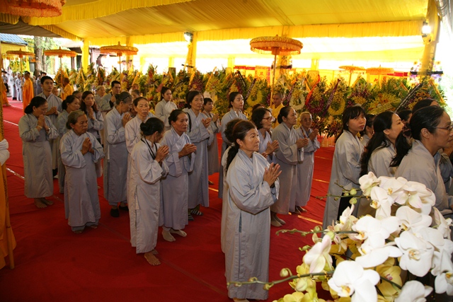 Chùm ảnh: Các phái đoàn viếng tang Cố Trưởng lão HT. Thích Chơn Thiện ngày 13/11