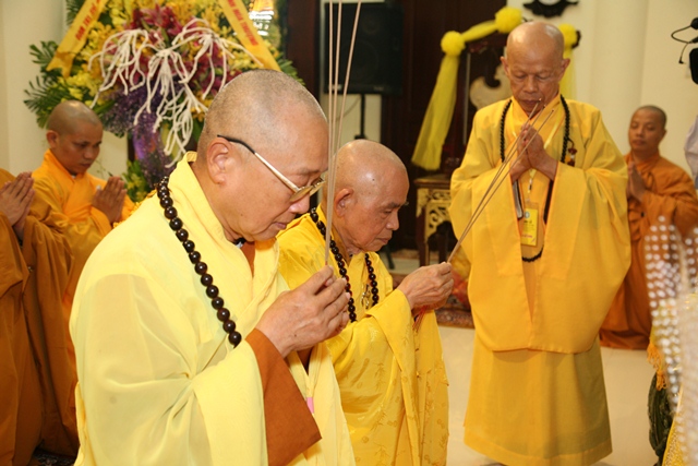 Chùm ảnh: Các phái đoàn viếng tang Cố Trưởng lão HT. Thích Chơn Thiện ngày 13/11