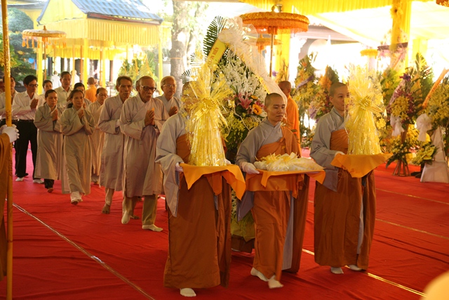 Chùm ảnh: Các phái đoàn viếng tang Cố Trưởng lão HT. Thích Chơn Thiện ngày 13/11