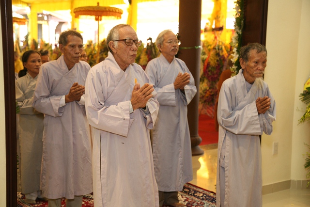 Chùm ảnh: Các phái đoàn viếng tang Cố Trưởng lão HT. Thích Chơn Thiện ngày 13/11