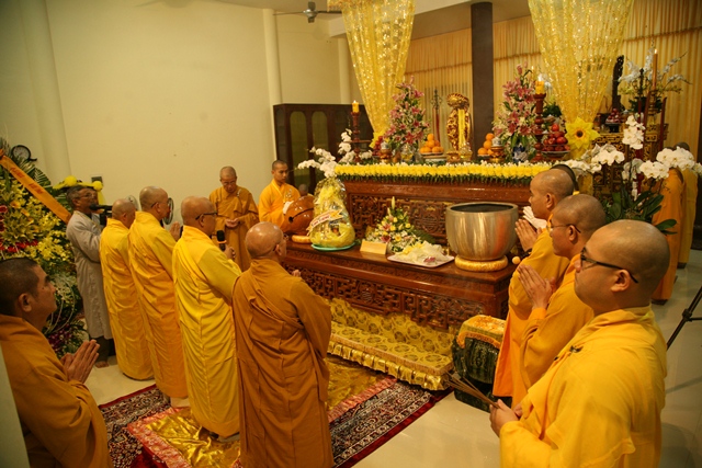 Chùm ảnh: Các phái đoàn viếng tang Cố Trưởng lão HT. Thích Chơn Thiện ngày 11/11