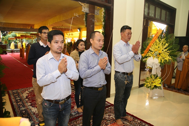 Chùm ảnh: Các phái đoàn viếng tang Cố Trưởng lão HT. Thích Chơn Thiện ngày 11/11