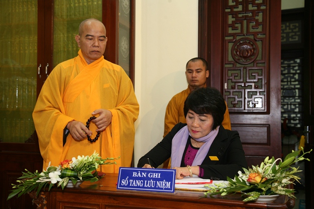 Chùm ảnh: Các phái đoàn viếng tang Cố Trưởng lão HT. Thích Chơn Thiện ngày 11/11
