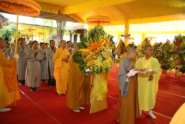 Chùm ảnh: Các phái đoàn viếng tang Cố Trưởng lão HT. Thích Chơn Thiện ngày 11/11