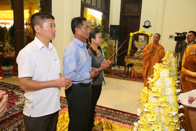 Chùm ảnh: Các phái đoàn viếng tang Cố Trưởng lão HT. Thích Chơn Thiện ngày 11/11