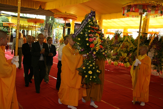 Chùm ảnh: Các phái đoàn viếng tang Cố Trưởng lão HT. Thích Chơn Thiện ngày 11/11