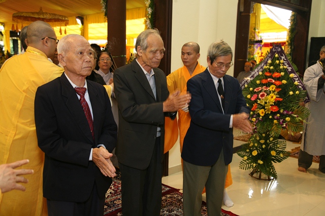 Chùm ảnh: Các phái đoàn viếng tang Cố Trưởng lão HT. Thích Chơn Thiện ngày 11/11