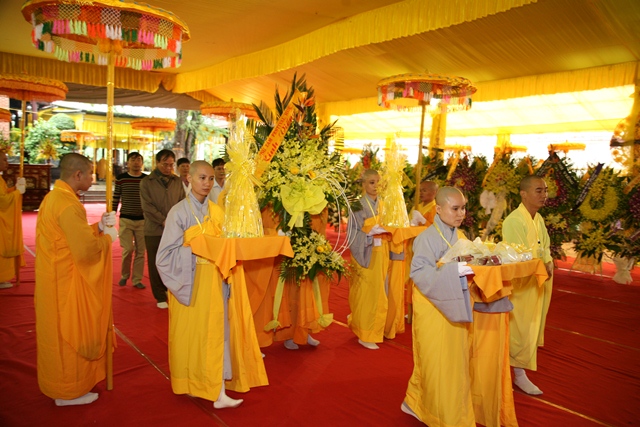 Chùm ảnh: Các phái đoàn viếng tang Cố Trưởng lão HT. Thích Chơn Thiện ngày 11/11