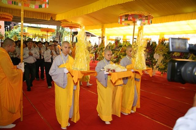 Chùm ảnh: Các phái đoàn viếng tang Cố Trưởng lão HT. Thích Chơn Thiện ngày 11/11