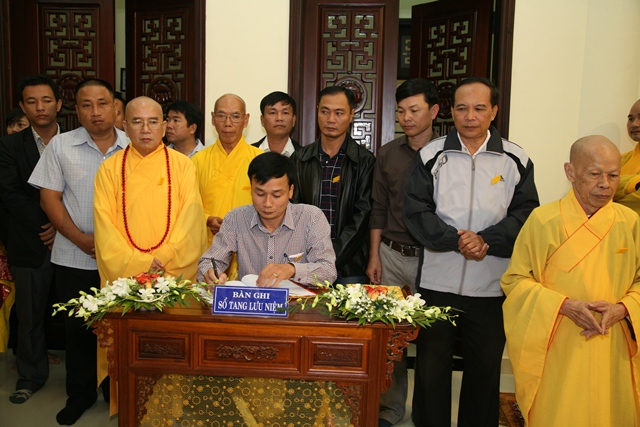 Chùm ảnh: Các phái đoàn viếng tang Cố Trưởng lão HT. Thích Chơn Thiện ngày 11/11