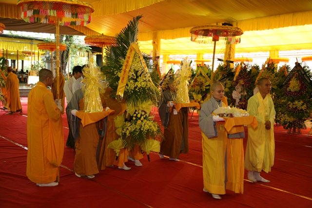 Chùm ảnh: Các phái đoàn viếng tang Cố Trưởng lão HT. Thích Chơn Thiện ngày 11/11