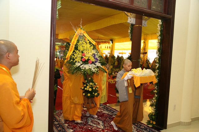 Chùm ảnh: Các phái đoàn viếng tang Cố Trưởng lão HT. Thích Chơn Thiện ngày 11/11