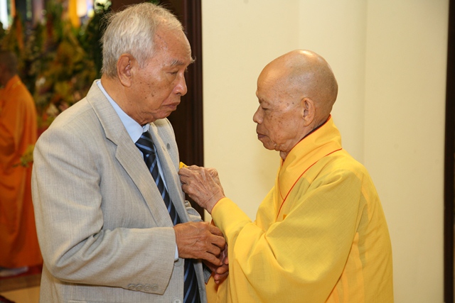 Chùm ảnh: Các phái đoàn viếng tang Cố Trưởng lão HT. Thích Chơn Thiện ngày 11/11