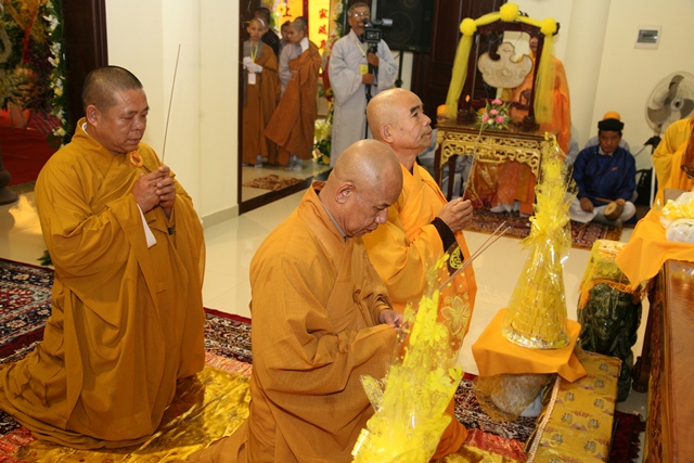 Chùm ảnh: Các phái đoàn viếng tang Cố Trưởng lão HT. Thích Chơn Thiện ngày 11/11