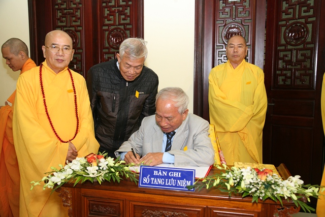 Chùm ảnh: Các phái đoàn viếng tang Cố Trưởng lão HT. Thích Chơn Thiện ngày 11/11