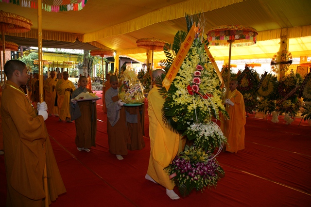 Chùm ảnh: Các phái đoàn viếng tang Cố Trưởng lão HT. Thích Chơn Thiện ngày 11/11
